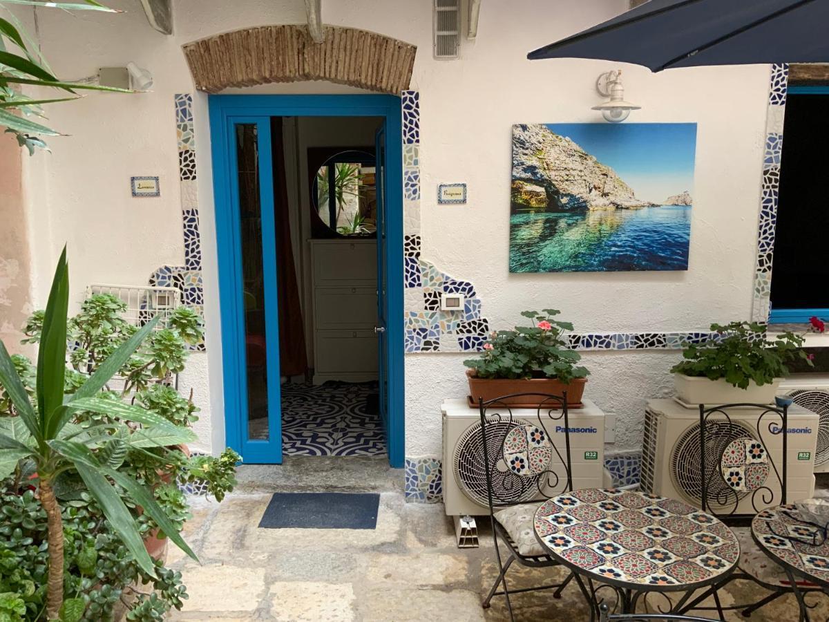Cortile Azzurro Hotel Трапани Екстериор снимка